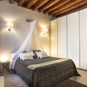 Terrazzina - Romantic Pied A Terre At The Heart Of Cannaregio District , Venecia Italia